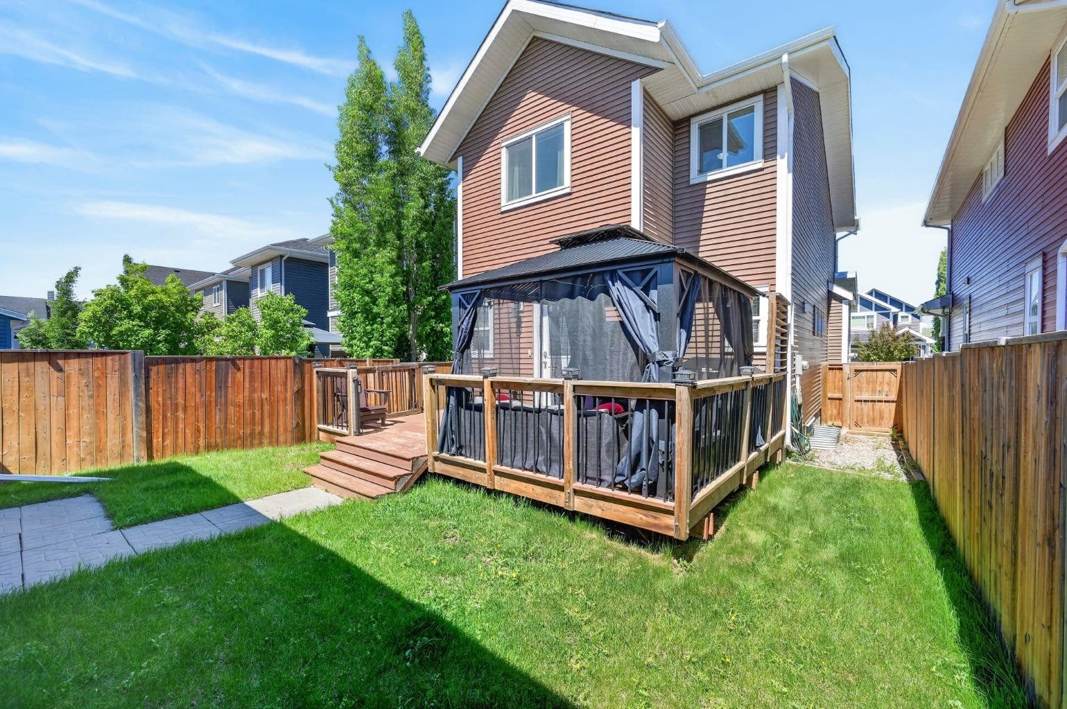 218 River Heights Green 