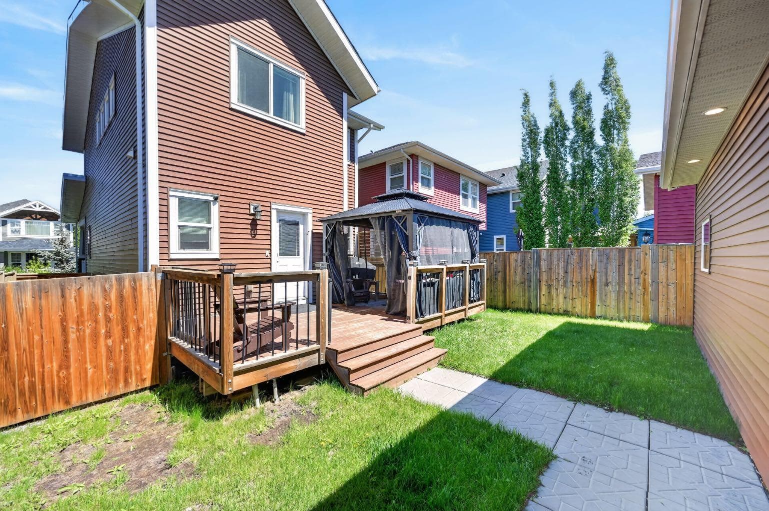 218 River Heights Green 