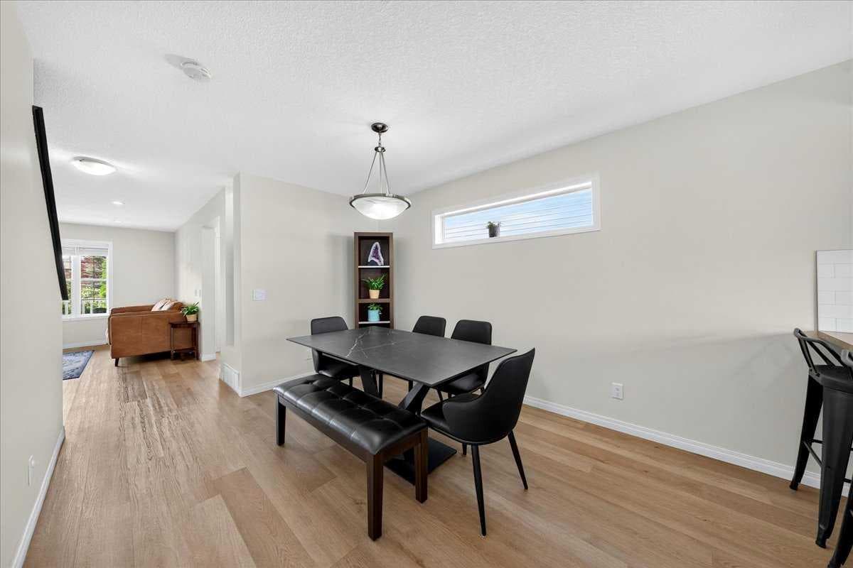 138 Copperpond Heights SE