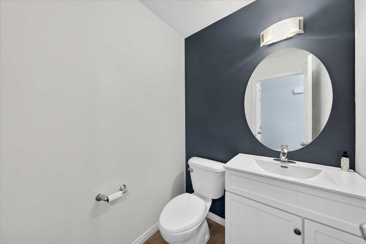 138 Copperpond Heights SE