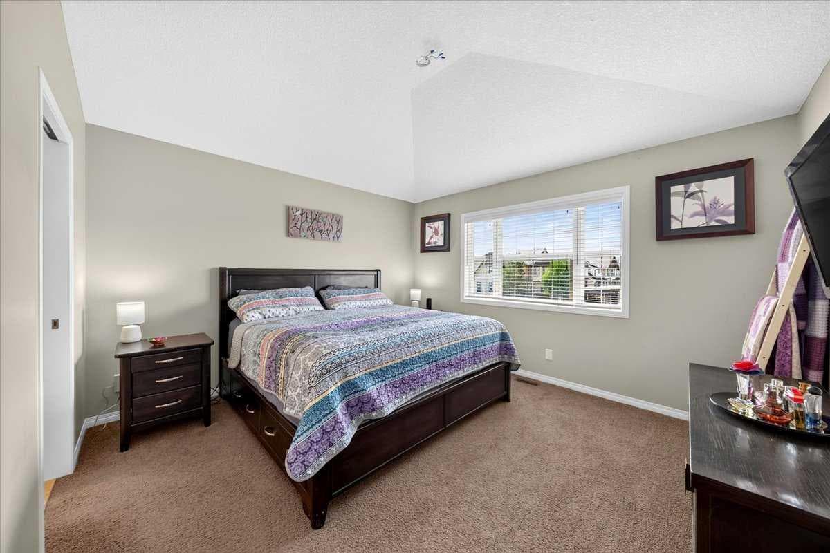 138 Copperpond Heights SE