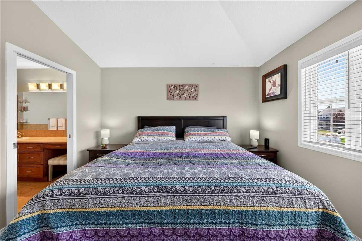 138 Copperpond Heights SE