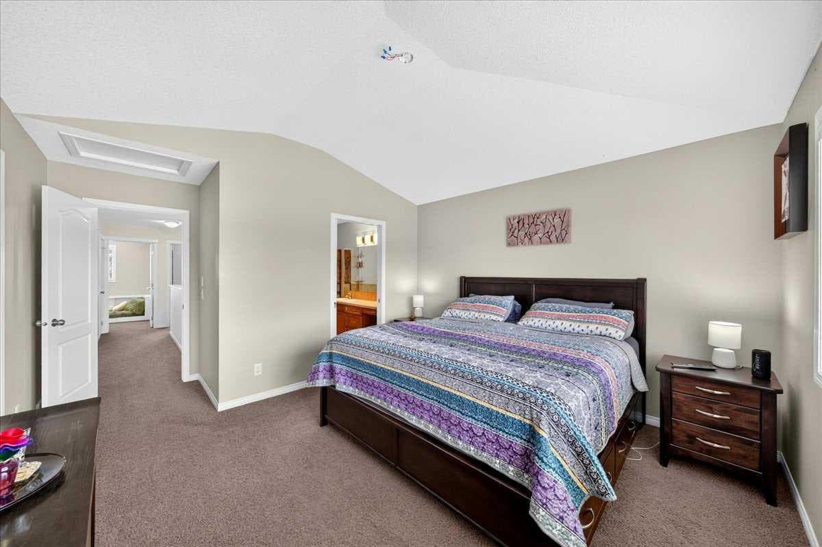 138 Copperpond Heights SE