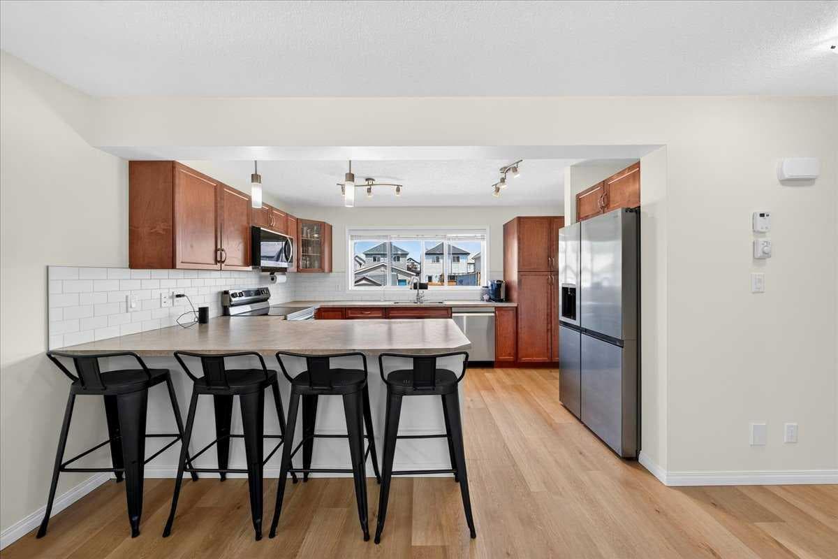 138 Copperpond Heights SE