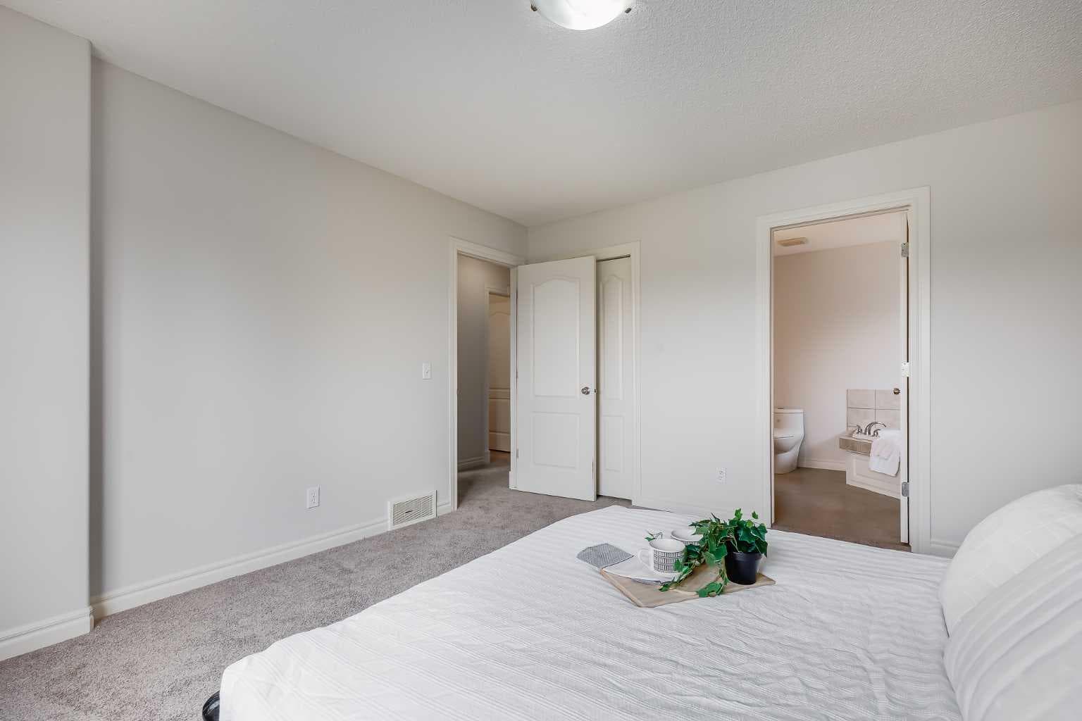378 Sagewood Gardens SW
