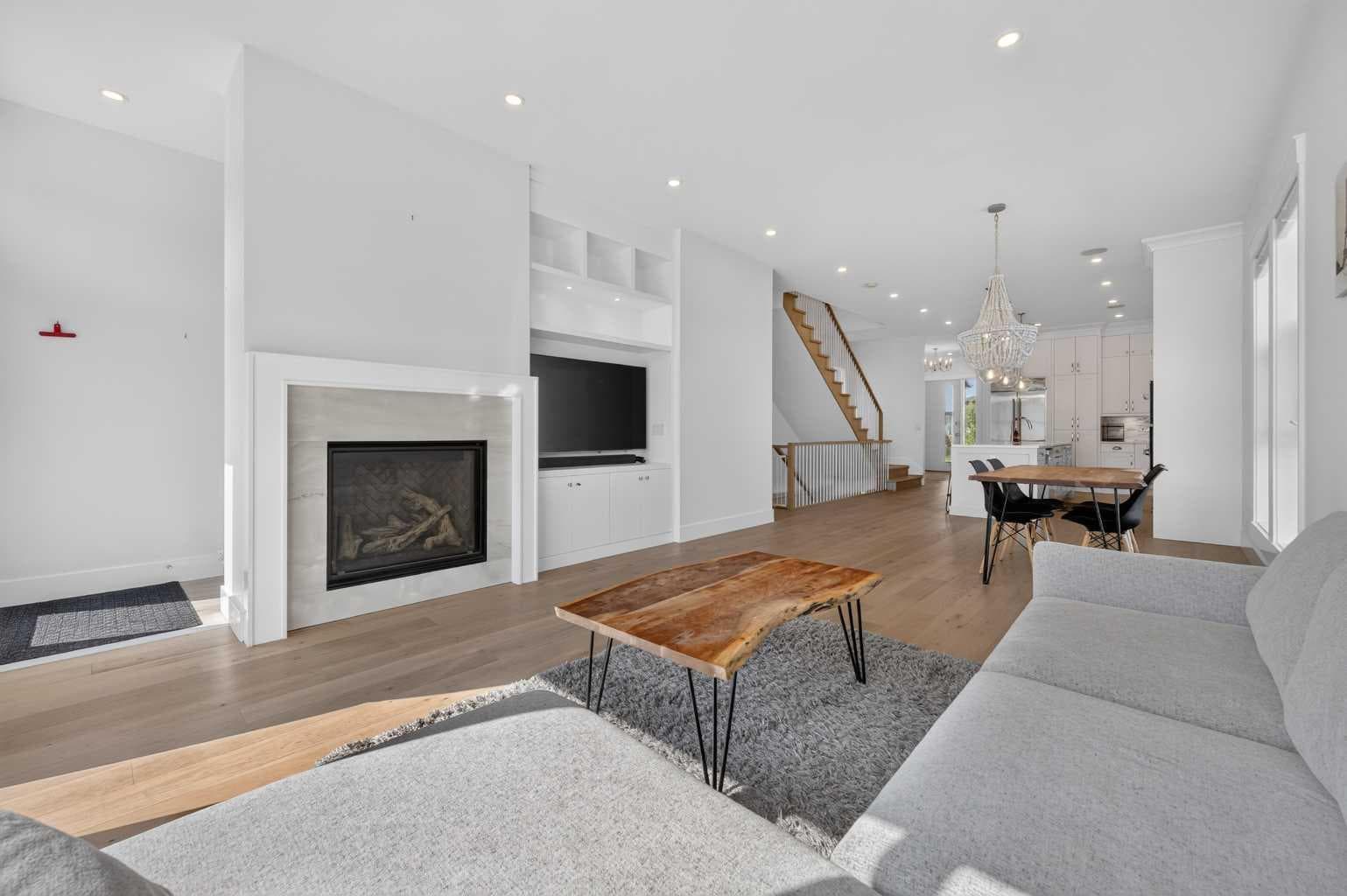 1704 26A Street SW