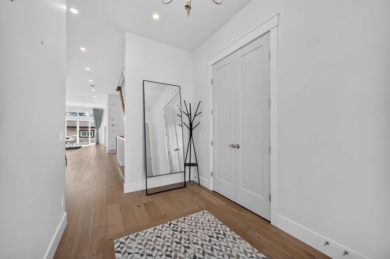 1704 26A Street SW