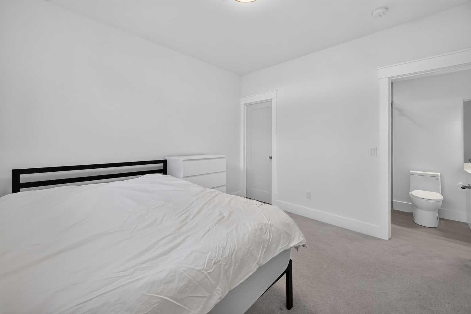 1704 26A Street SW
