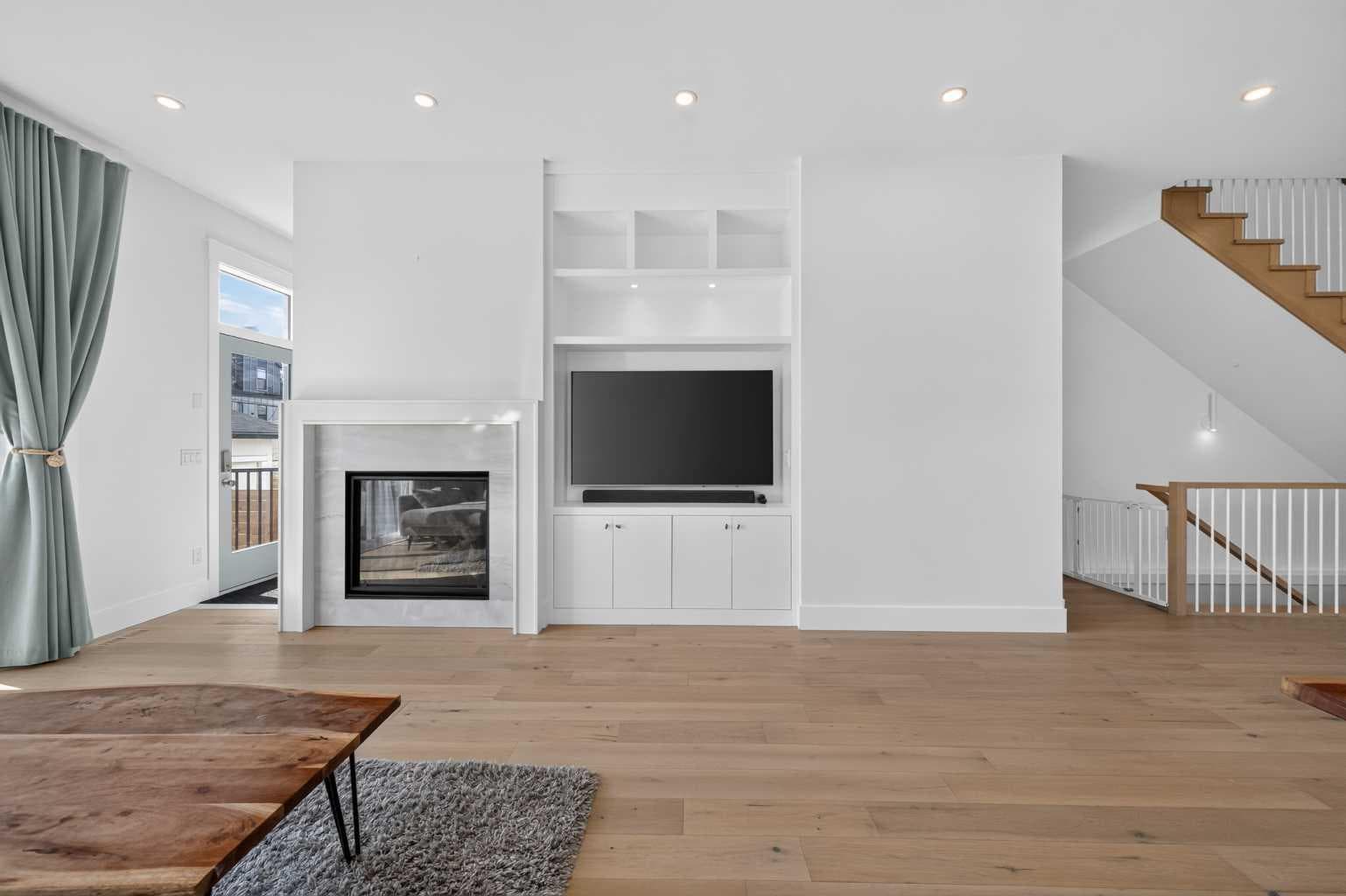 1704 26A Street SW
