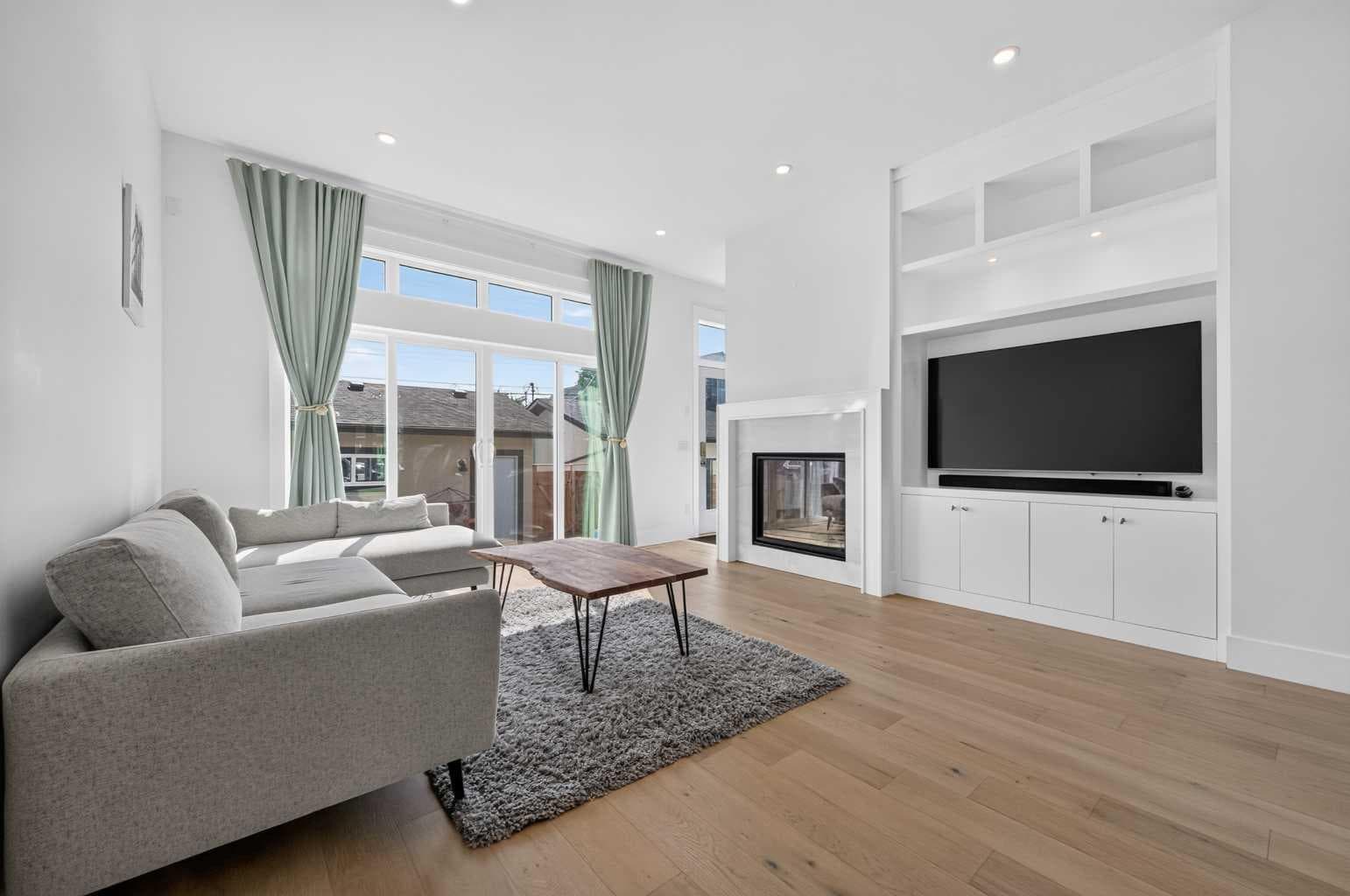 1704 26A Street SW