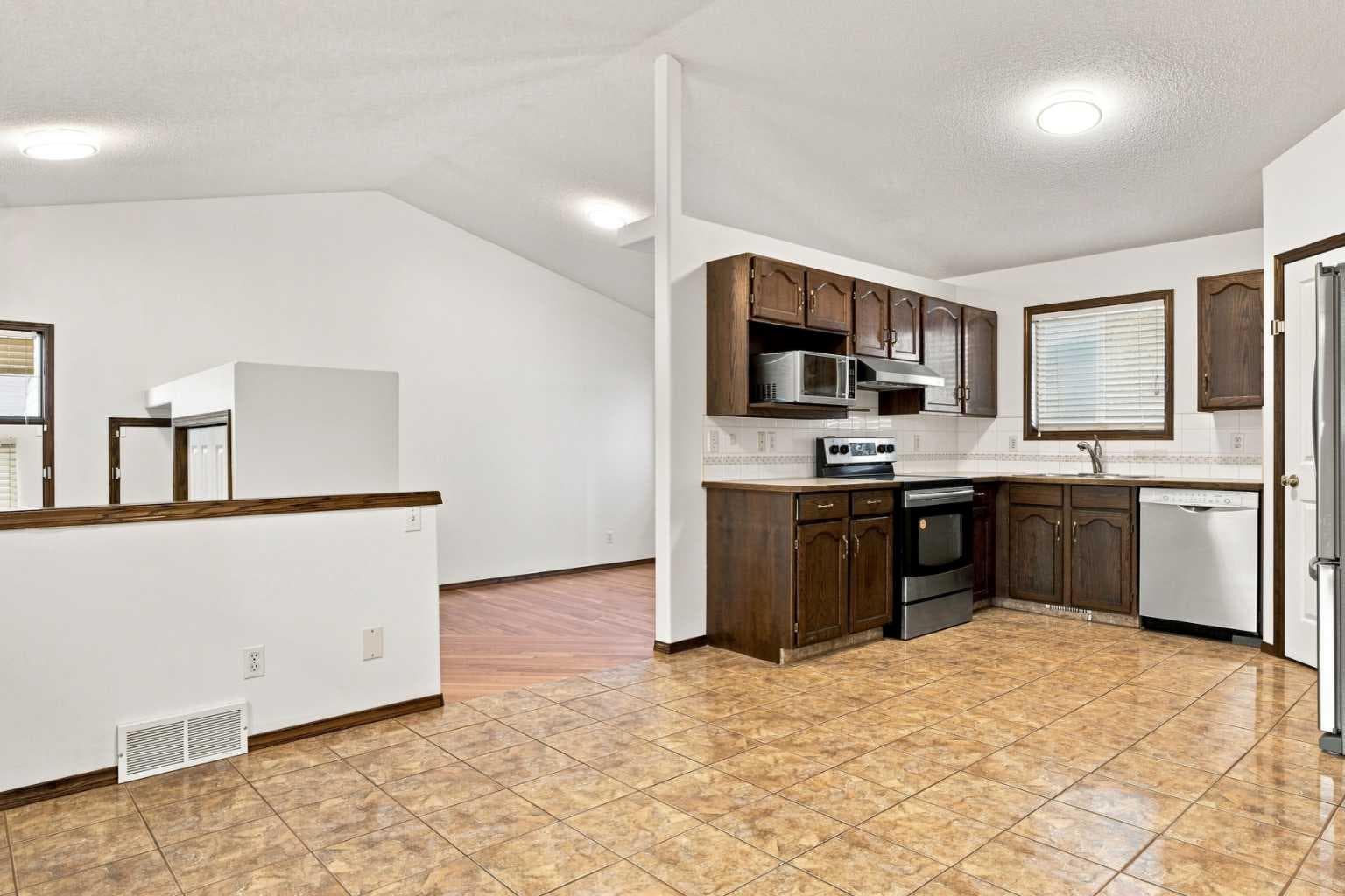 279 Coral Springs Circle NE
