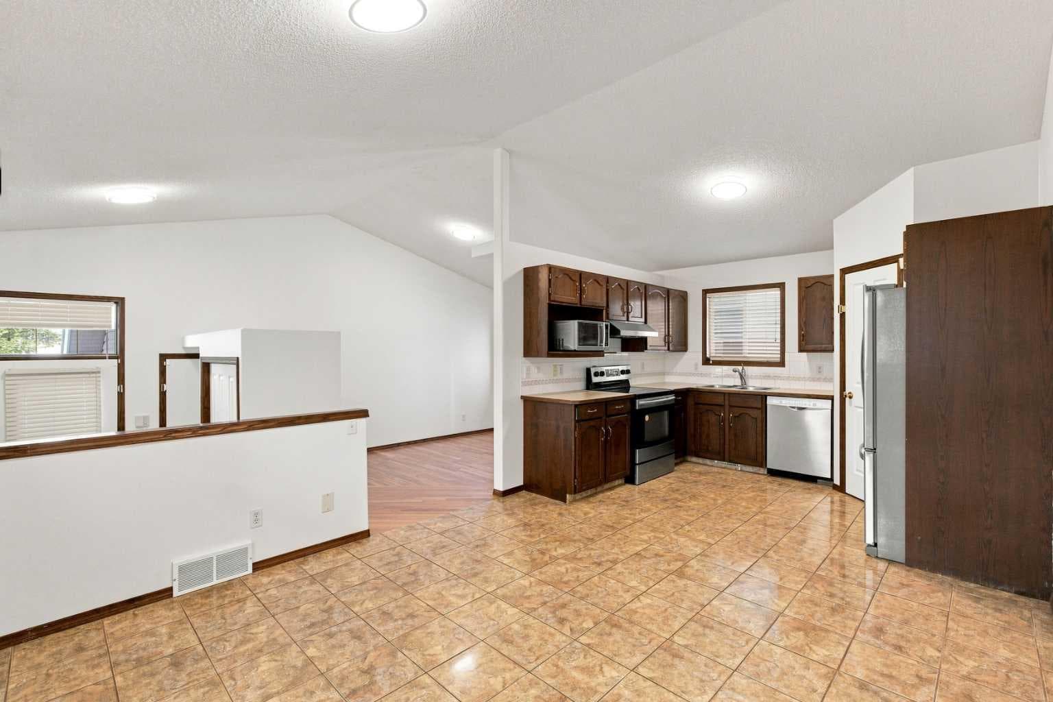 279 Coral Springs Circle NE