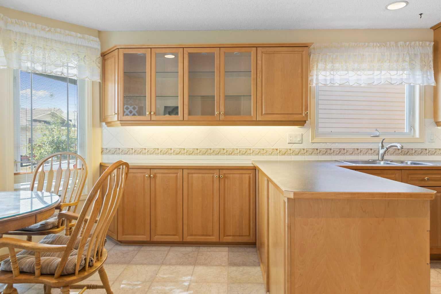243 Radcliffe Place SE