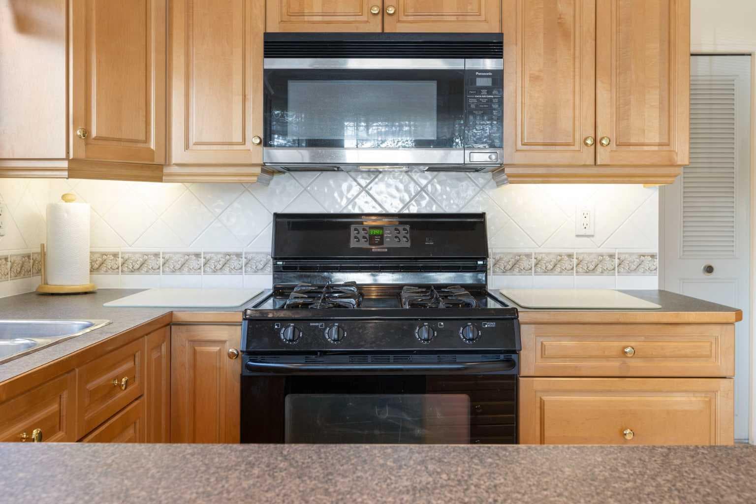 243 Radcliffe Place SE