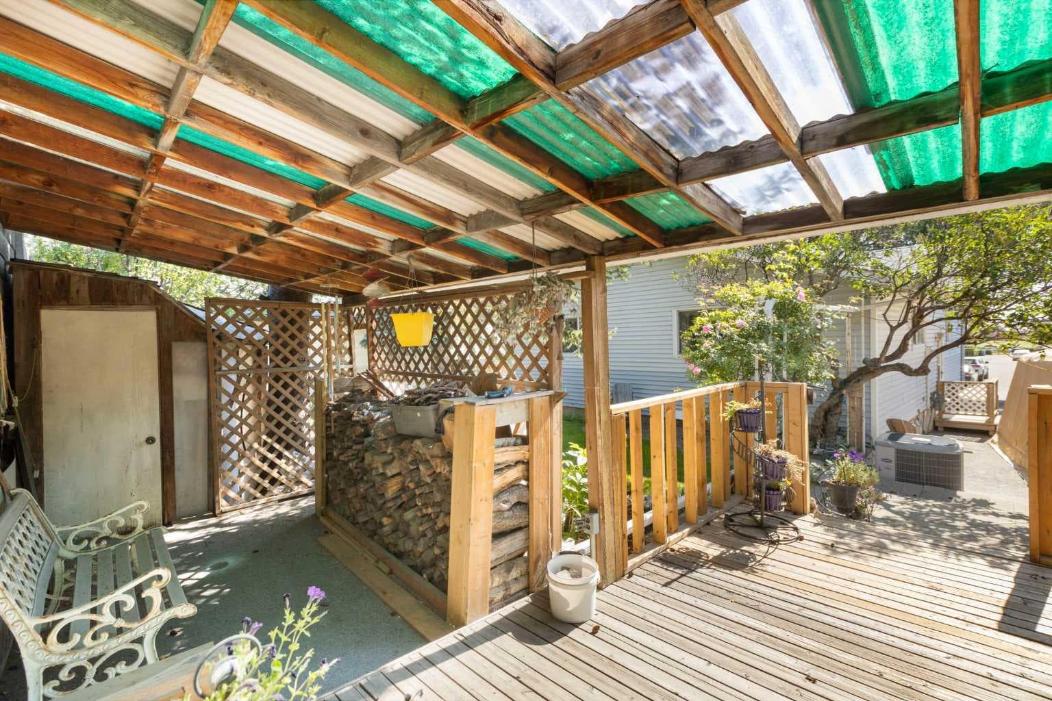 243 Radcliffe Place SE