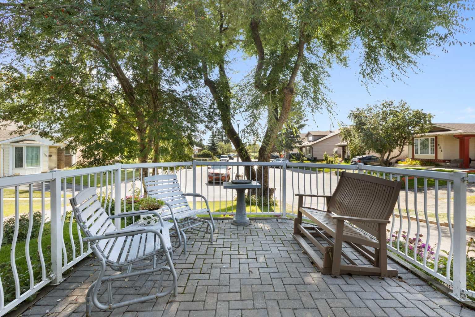 243 Radcliffe Place SE