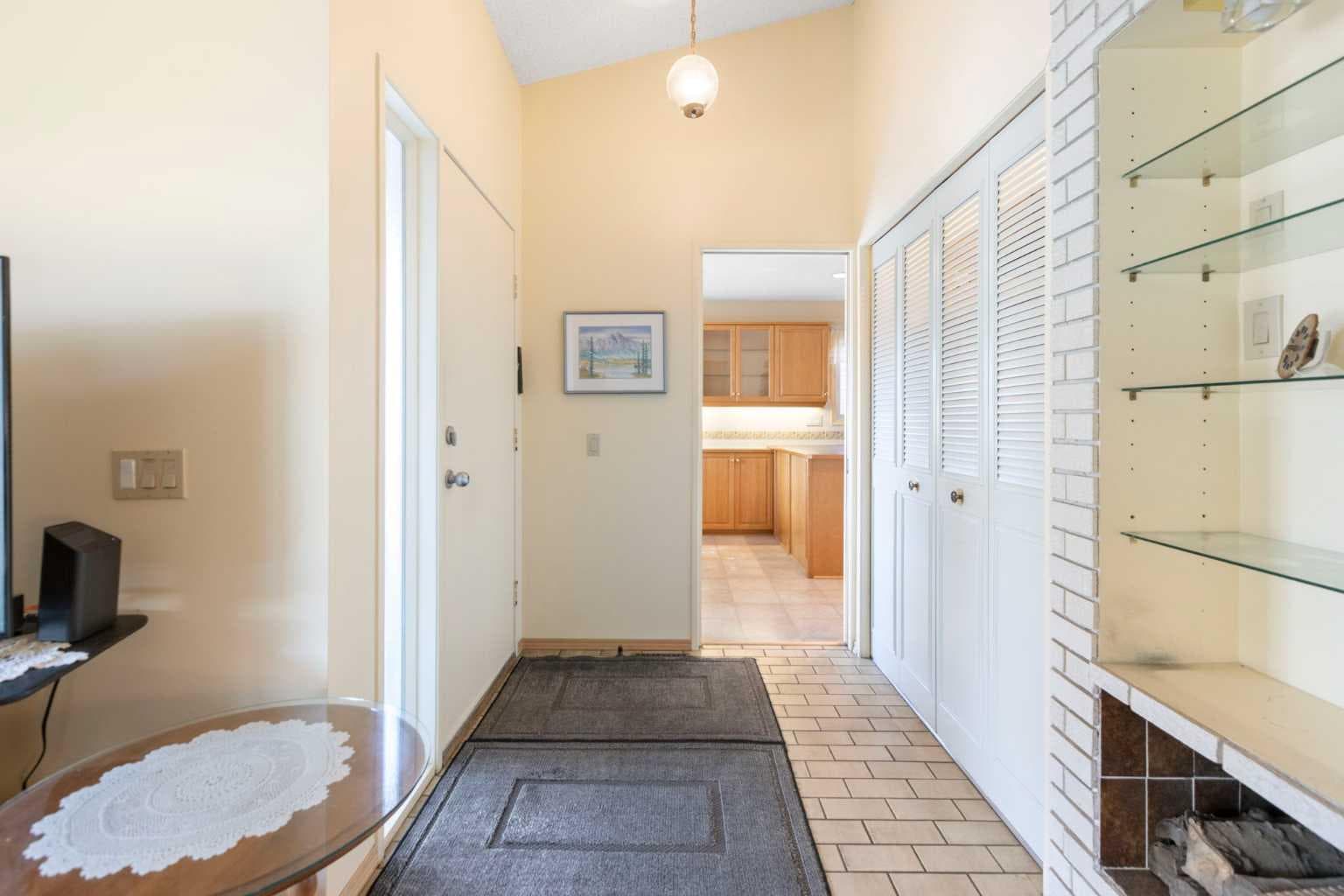 243 Radcliffe Place SE