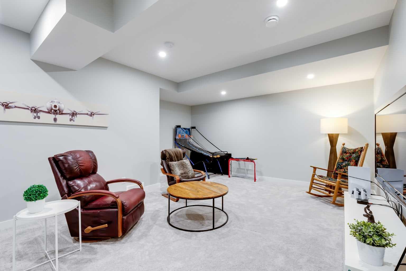 1803, 201 Cooperswood Green SW
