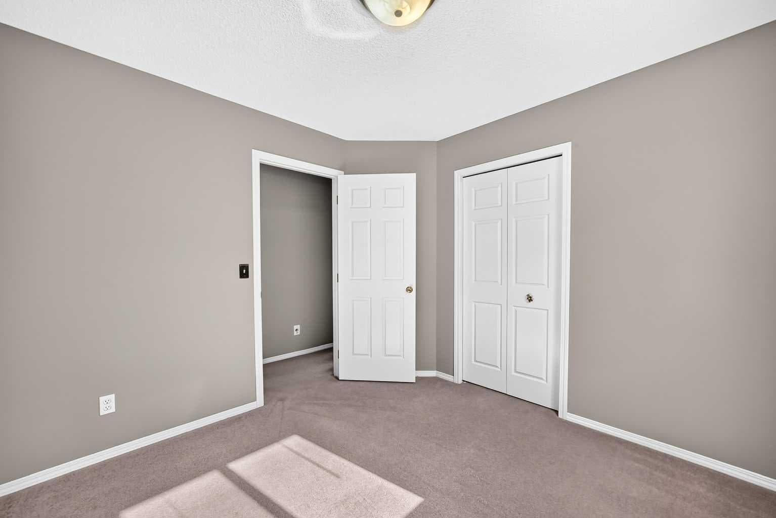163 Valley Crest Close NW