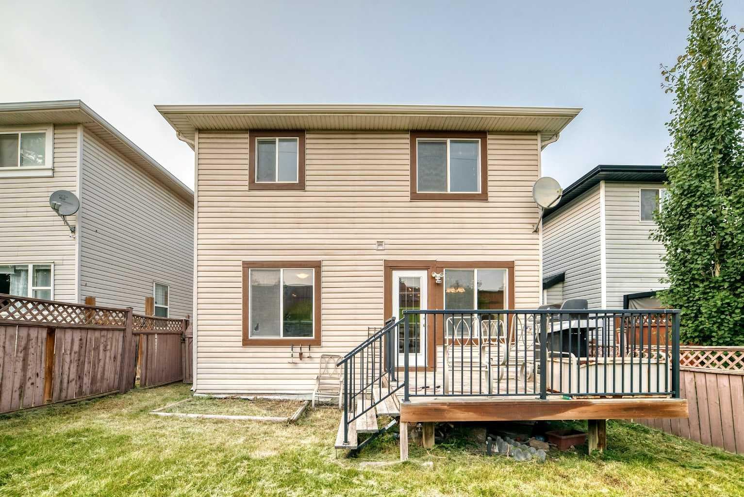163 Valley Crest Close NW
