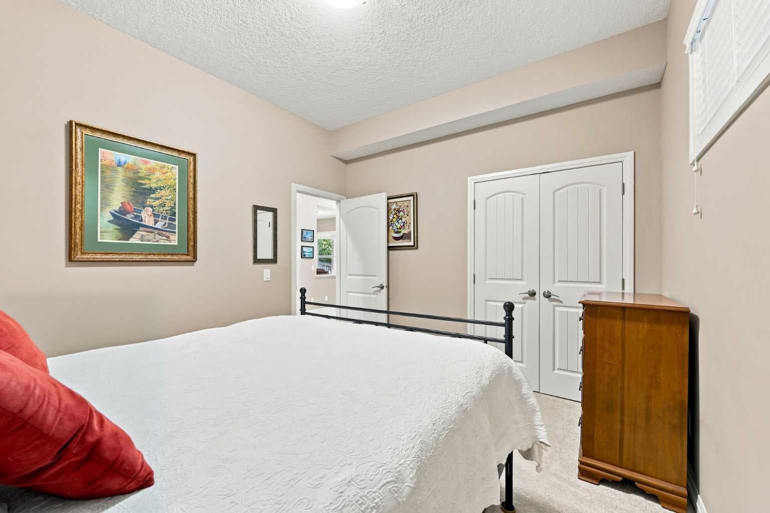 14 Ridge View Place 