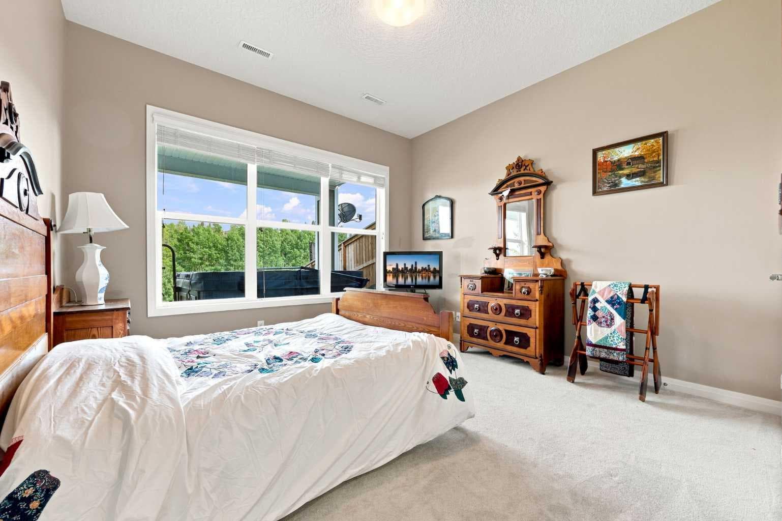 14 Ridge View Place 