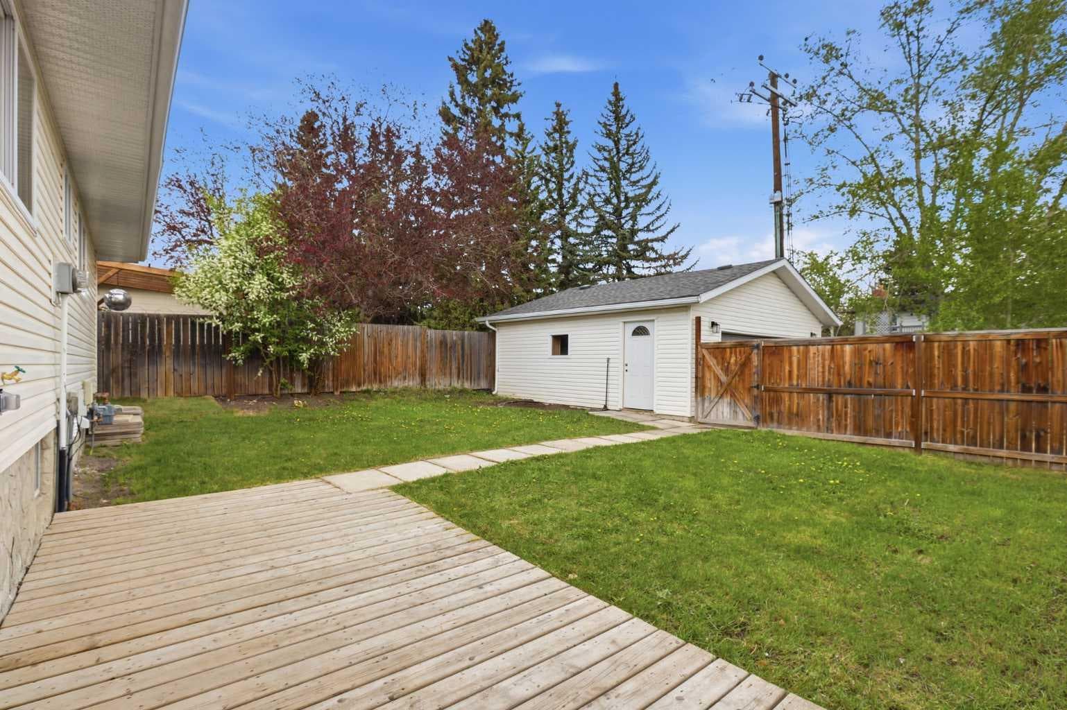 5439 Dalrymple Crescent NW