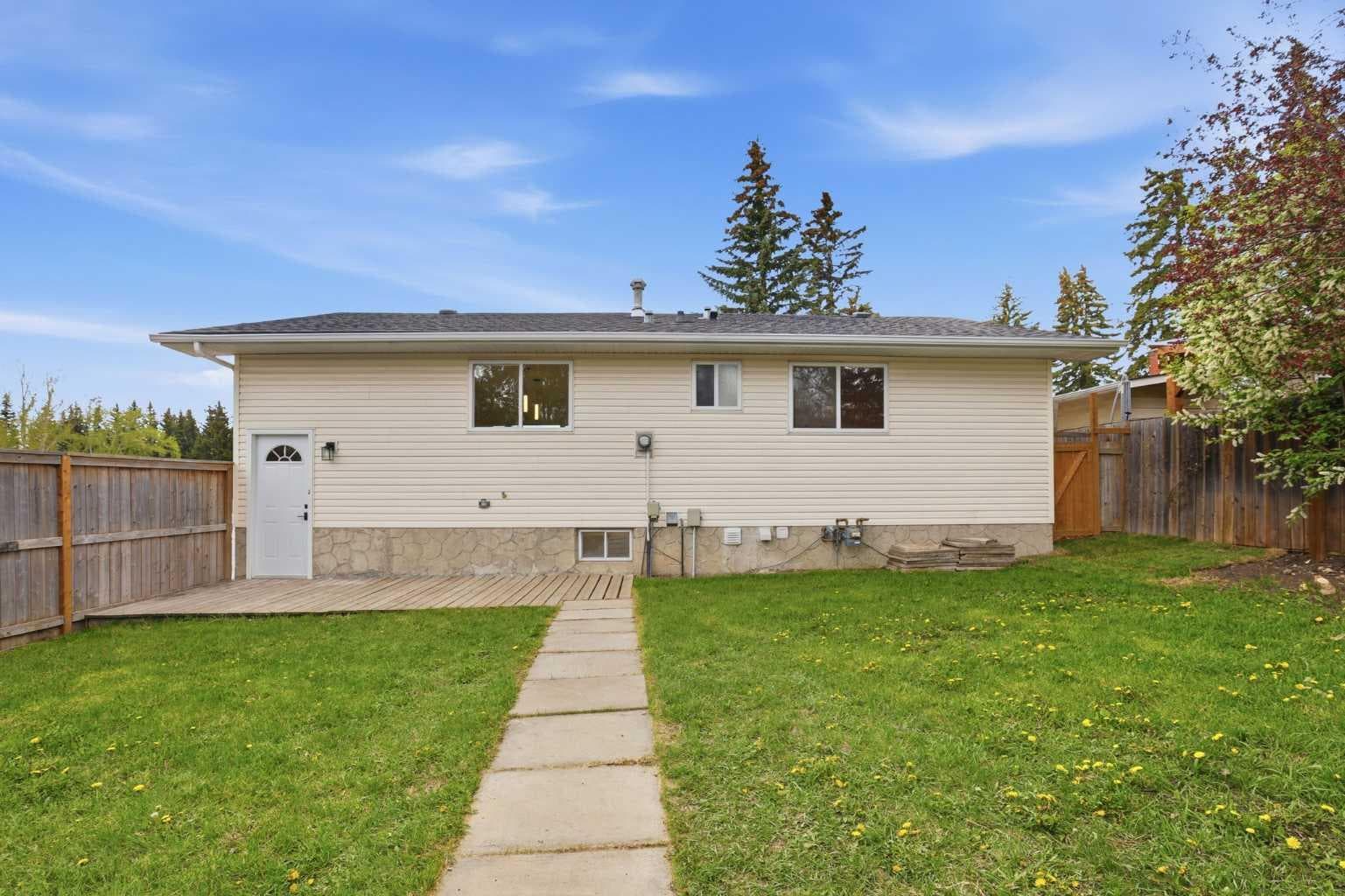 5439 Dalrymple Crescent NW