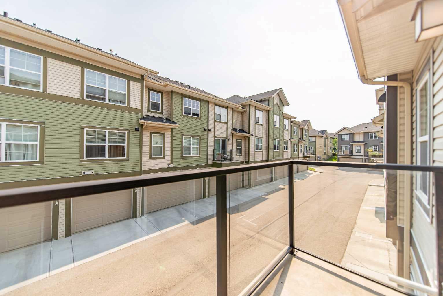 941 Mckenzie Towne Manor SE