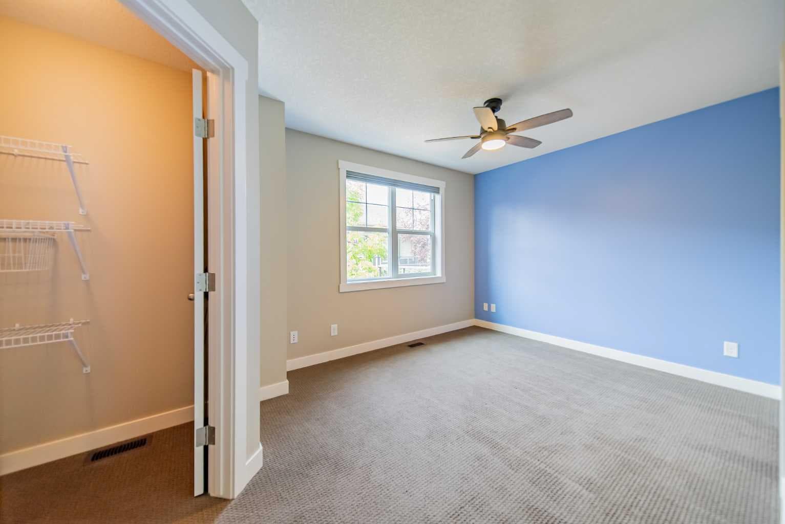 941 Mckenzie Towne Manor SE