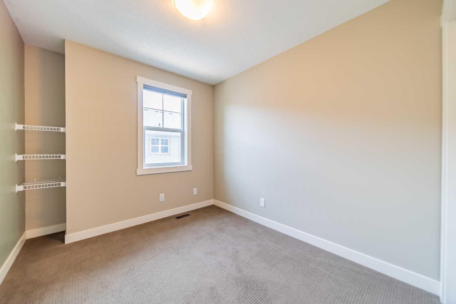 941 Mckenzie Towne Manor SE