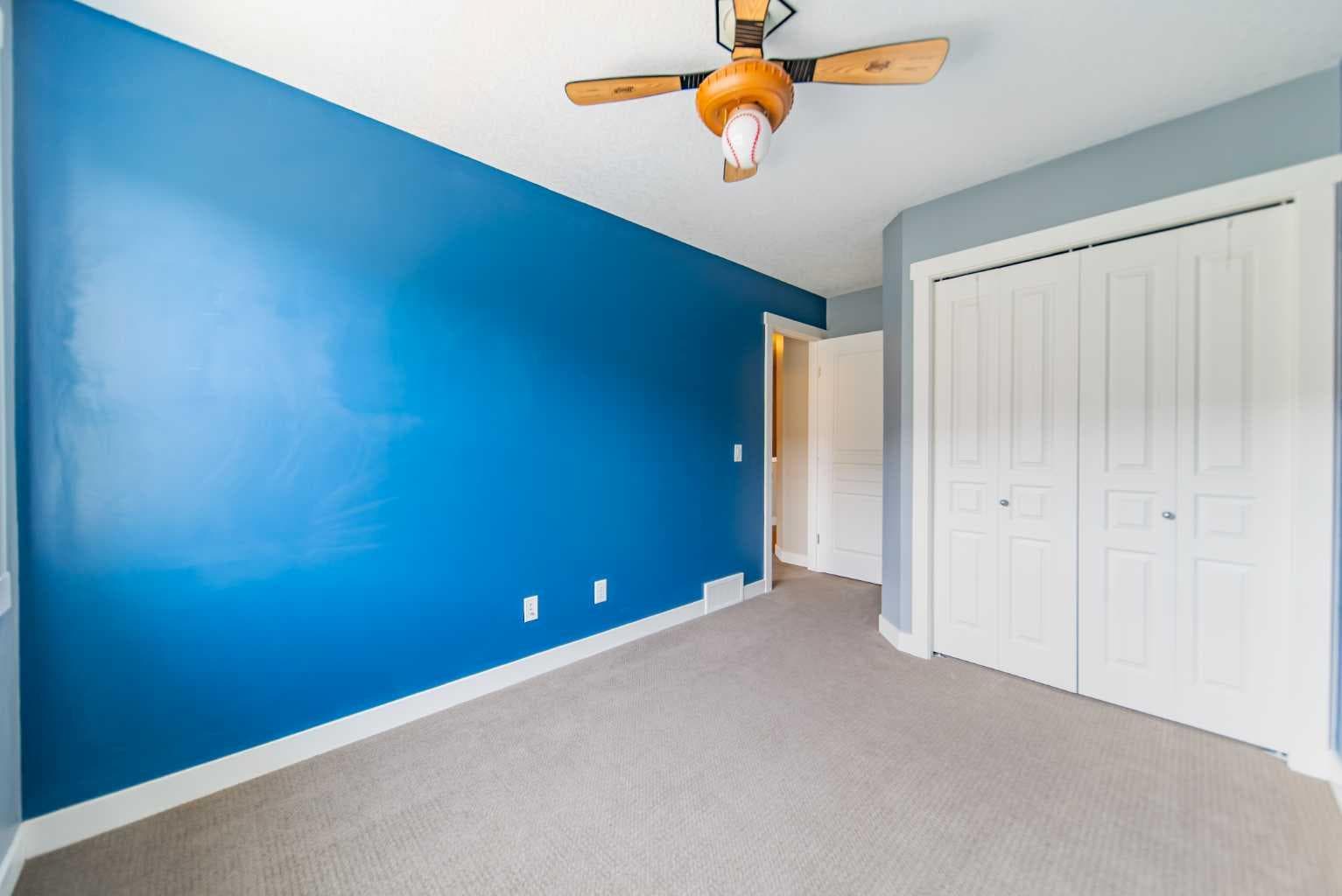 941 Mckenzie Towne Manor SE