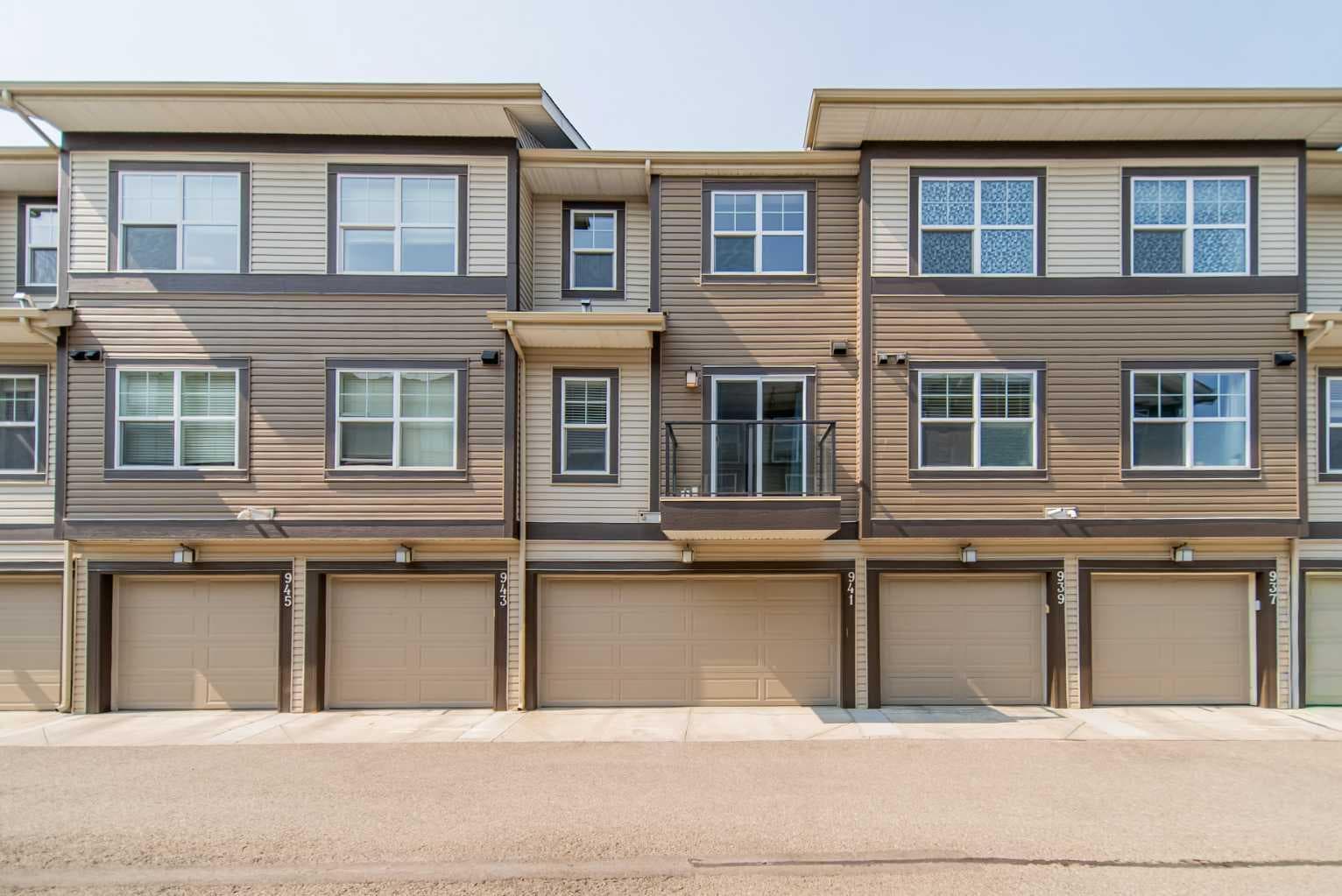 941 Mckenzie Towne Manor SE