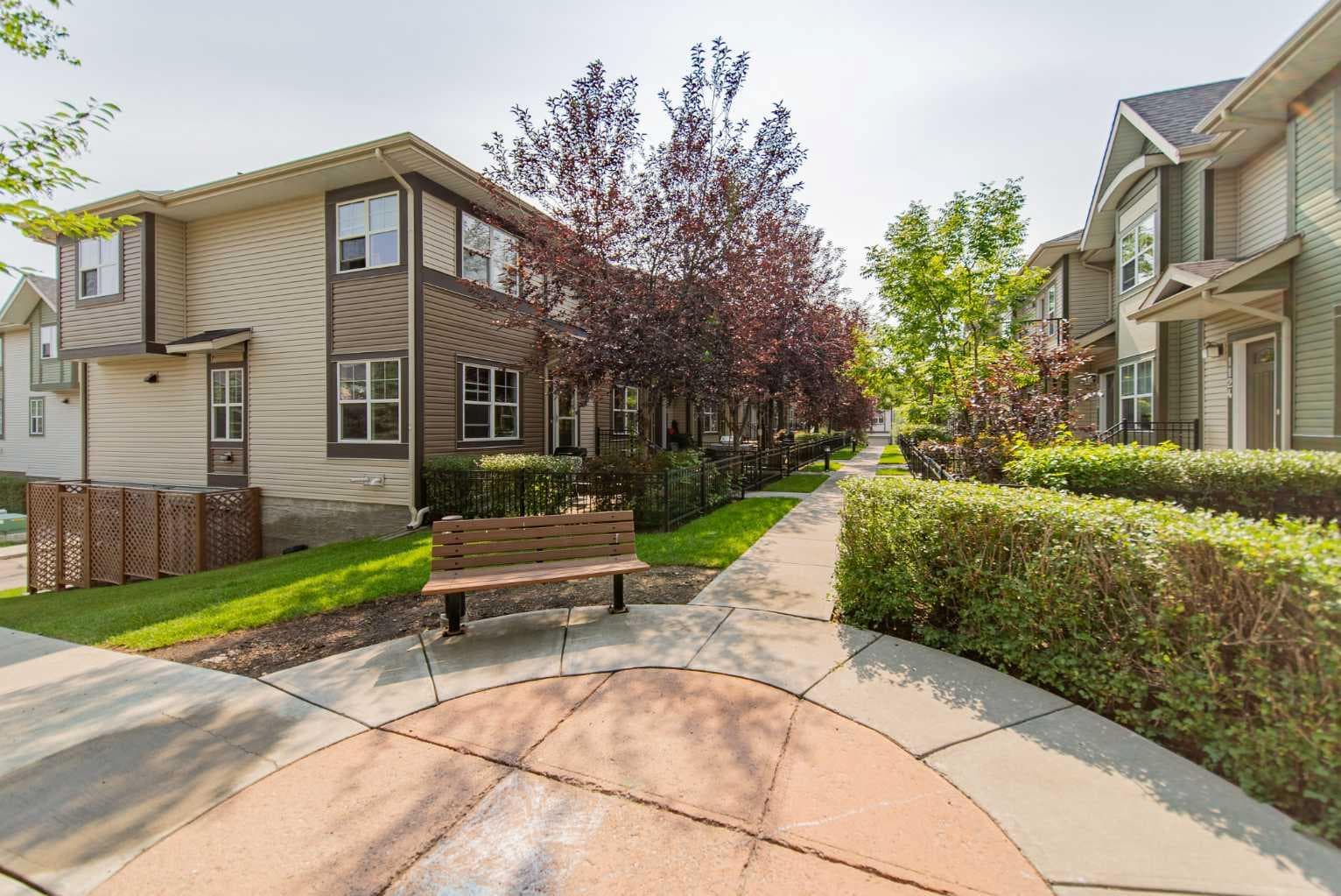 941 Mckenzie Towne Manor SE