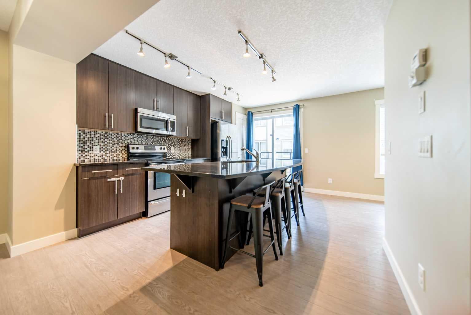 941 Mckenzie Towne Manor SE