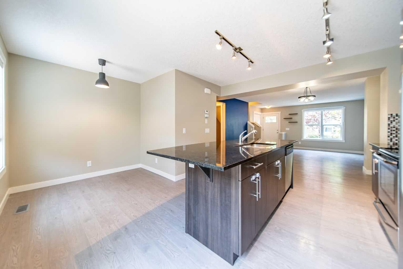 941 Mckenzie Towne Manor SE
