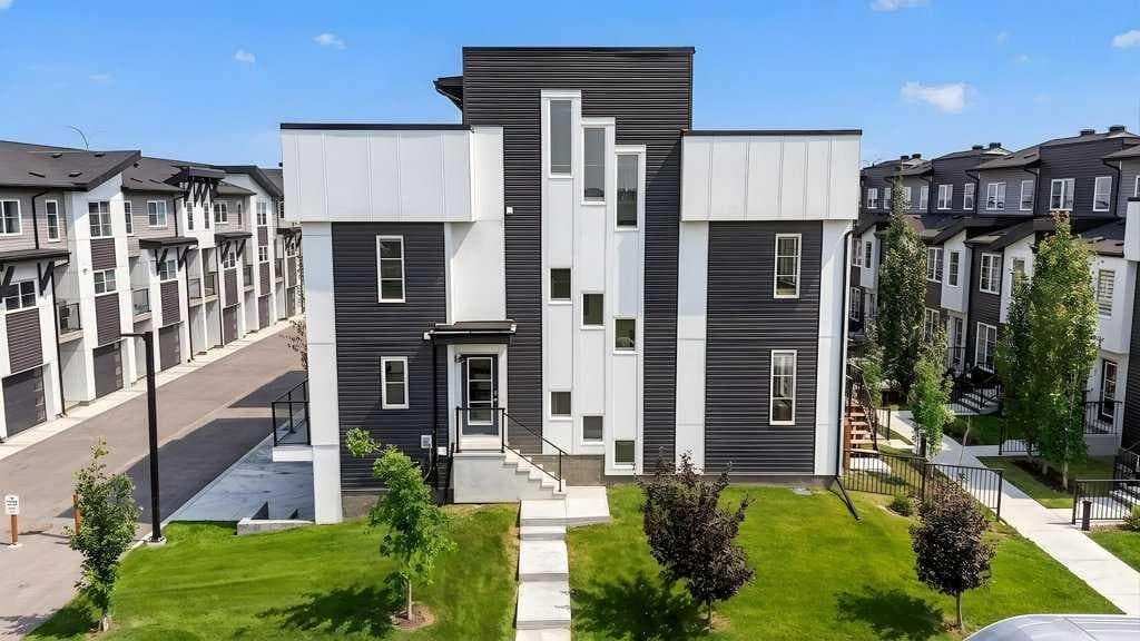 709, 474 Seton Circle SE