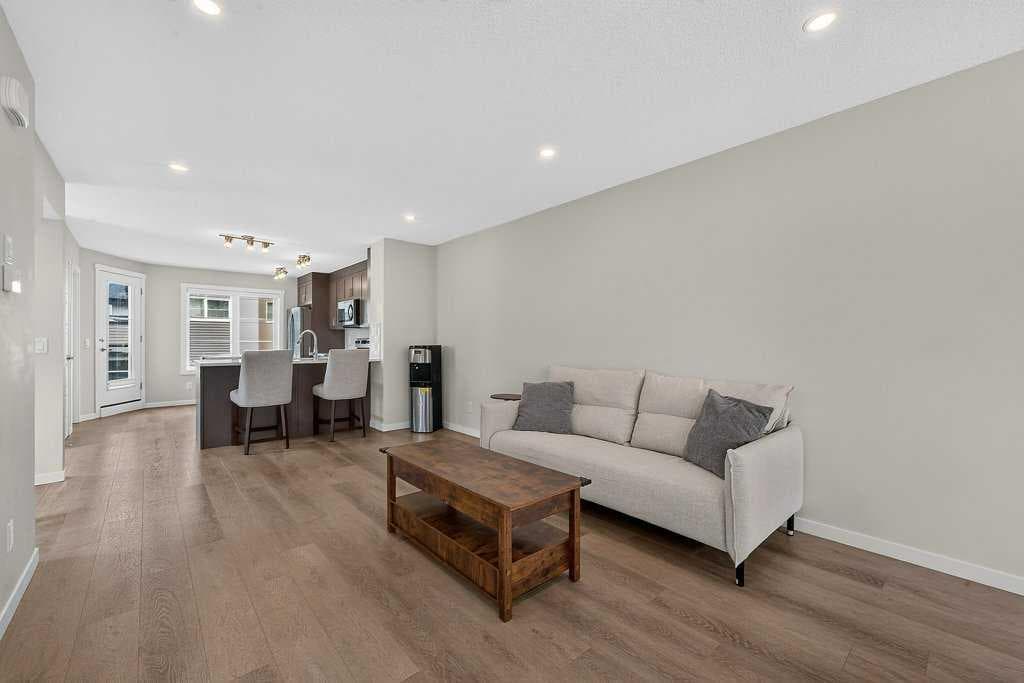 709, 474 Seton Circle SE