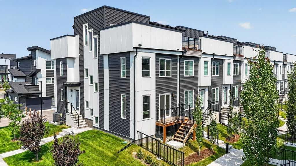 709, 474 Seton Circle SE
