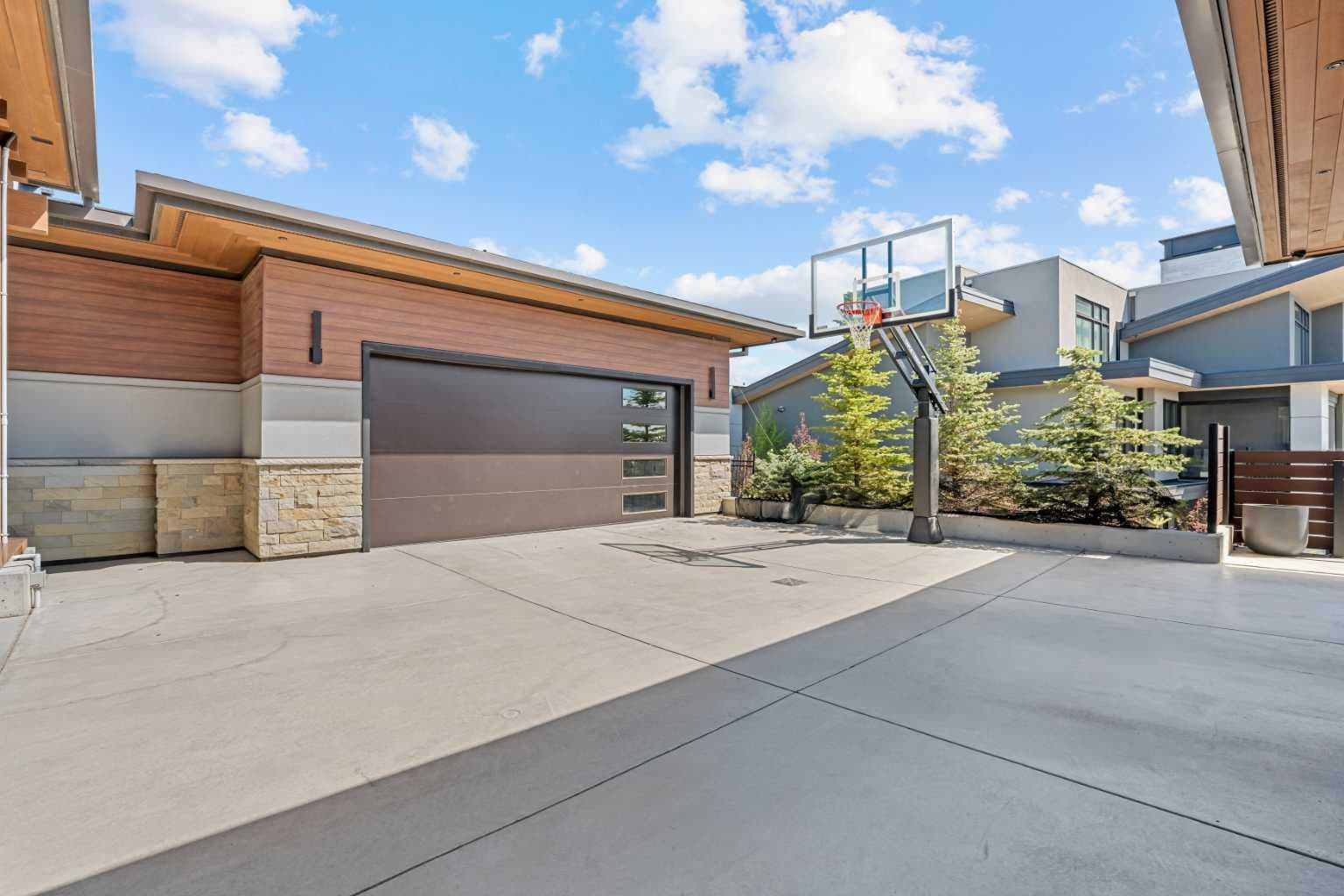 315 Aspen Ridge Place SW