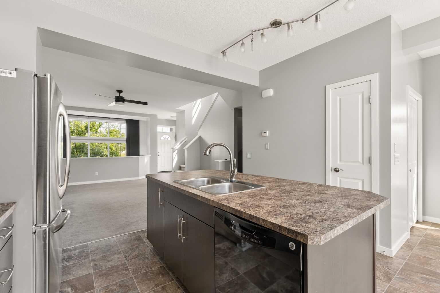 1037 New Brighton Park SE