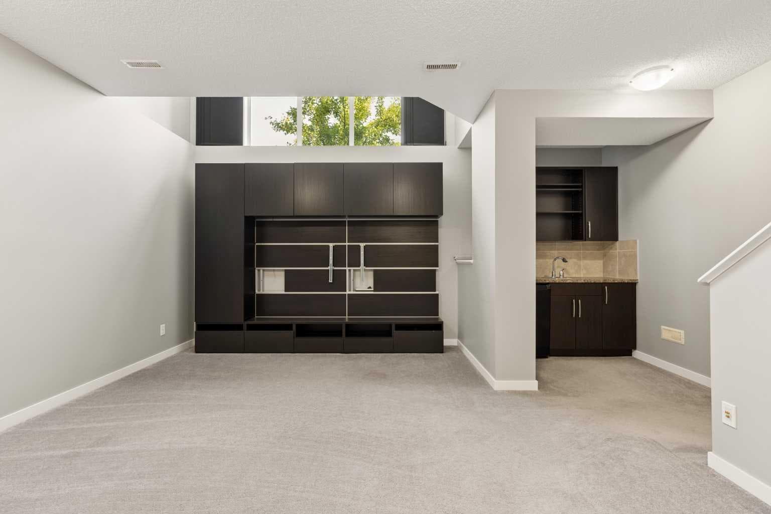 1037 New Brighton Park SE