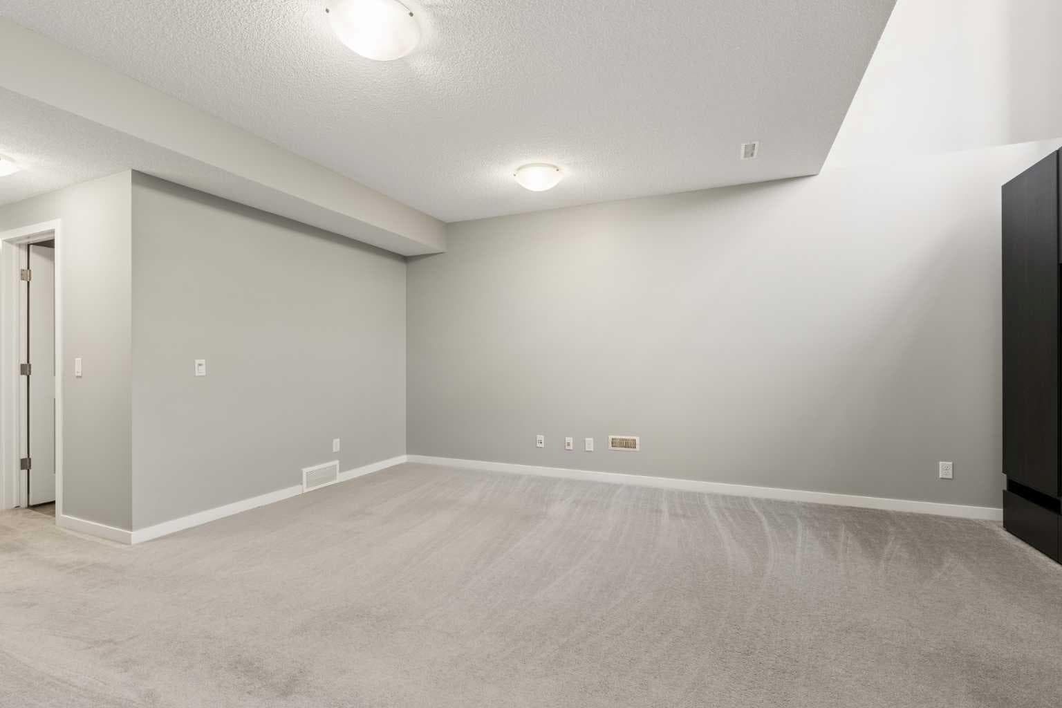 1037 New Brighton Park SE