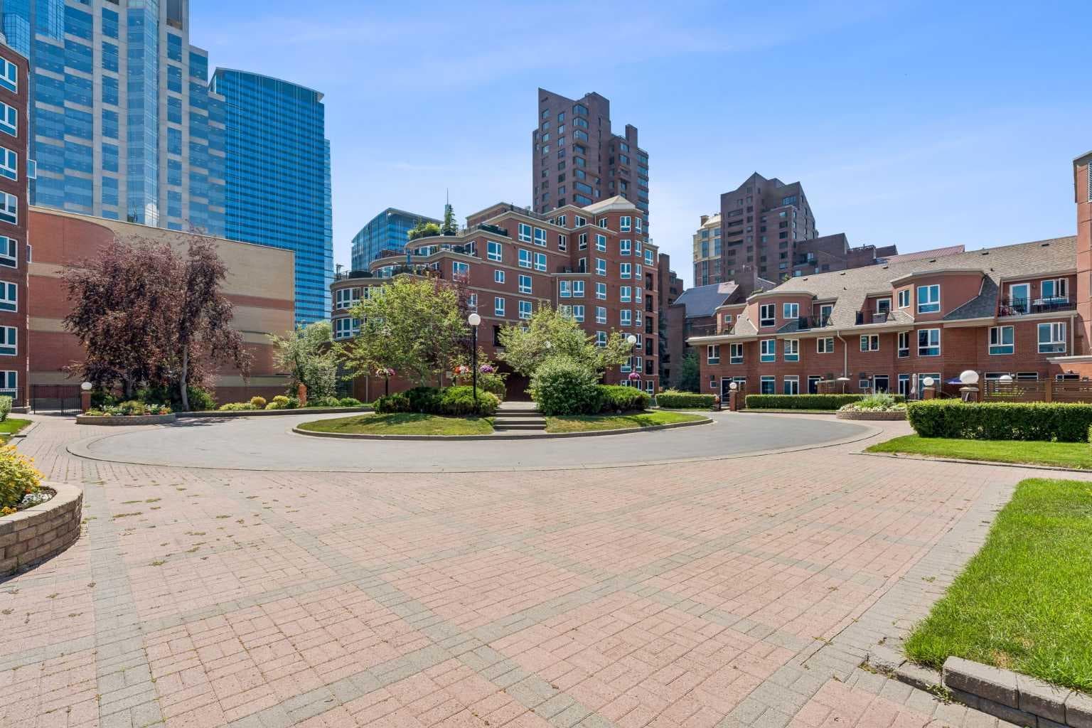 7101, 400 Eau Claire Avenue SW