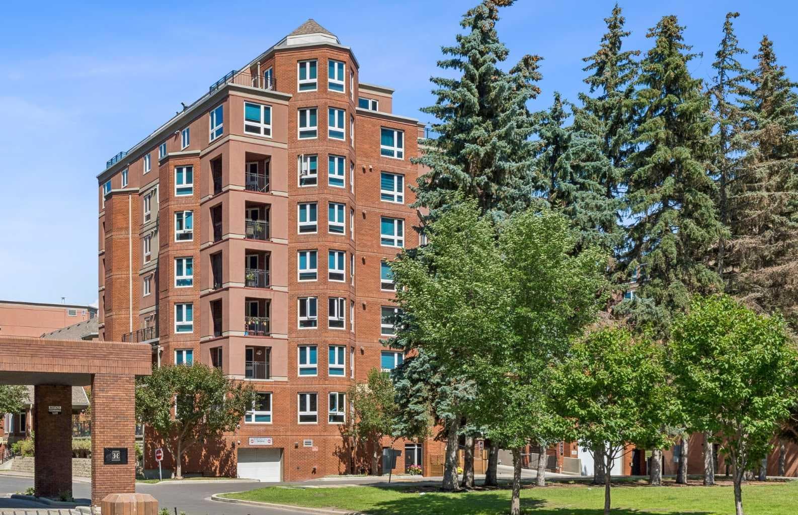 7101, 400 Eau Claire Avenue SW