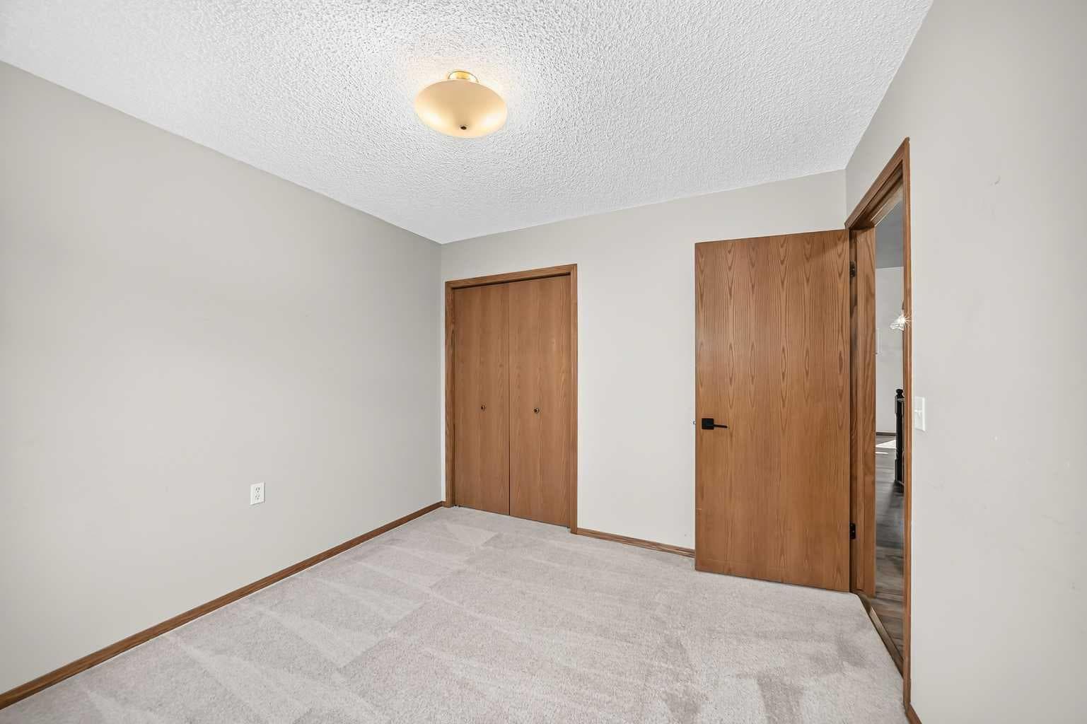 108 Woodside Close NW