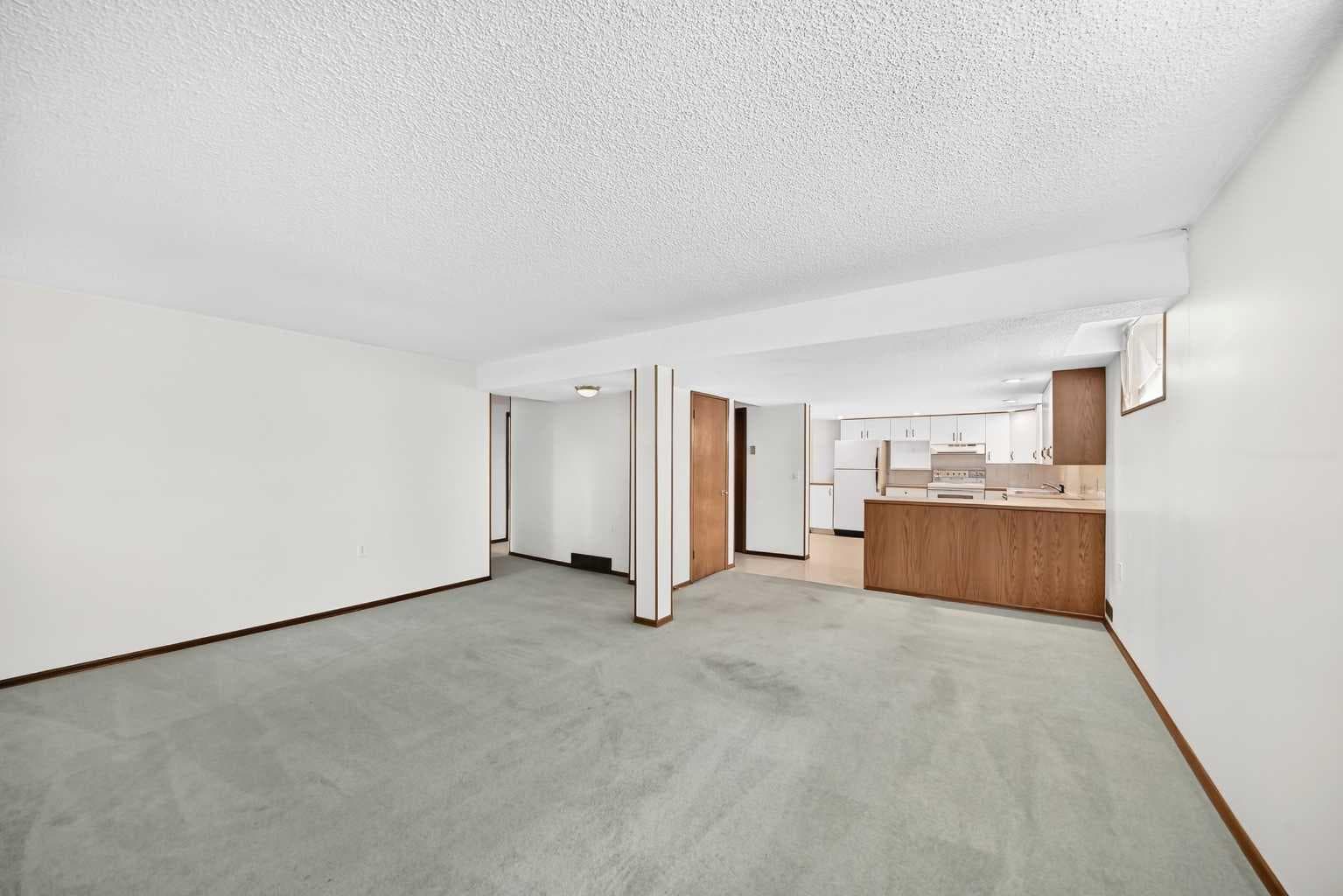 108 Woodside Close NW