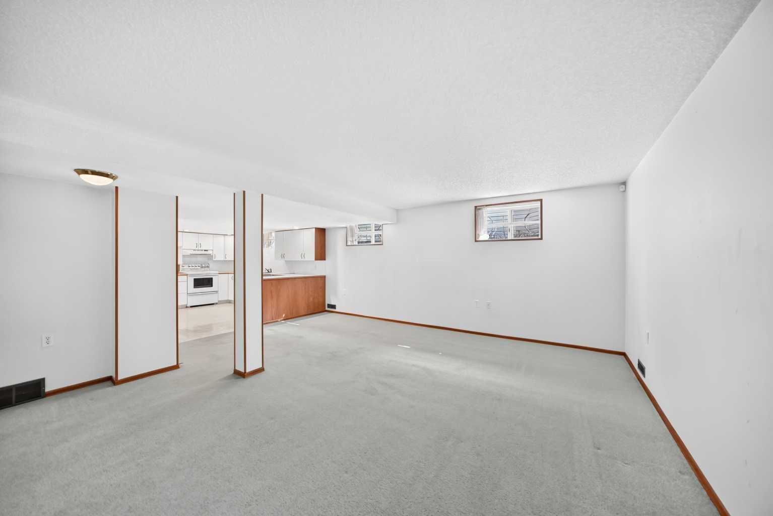 108 Woodside Close NW