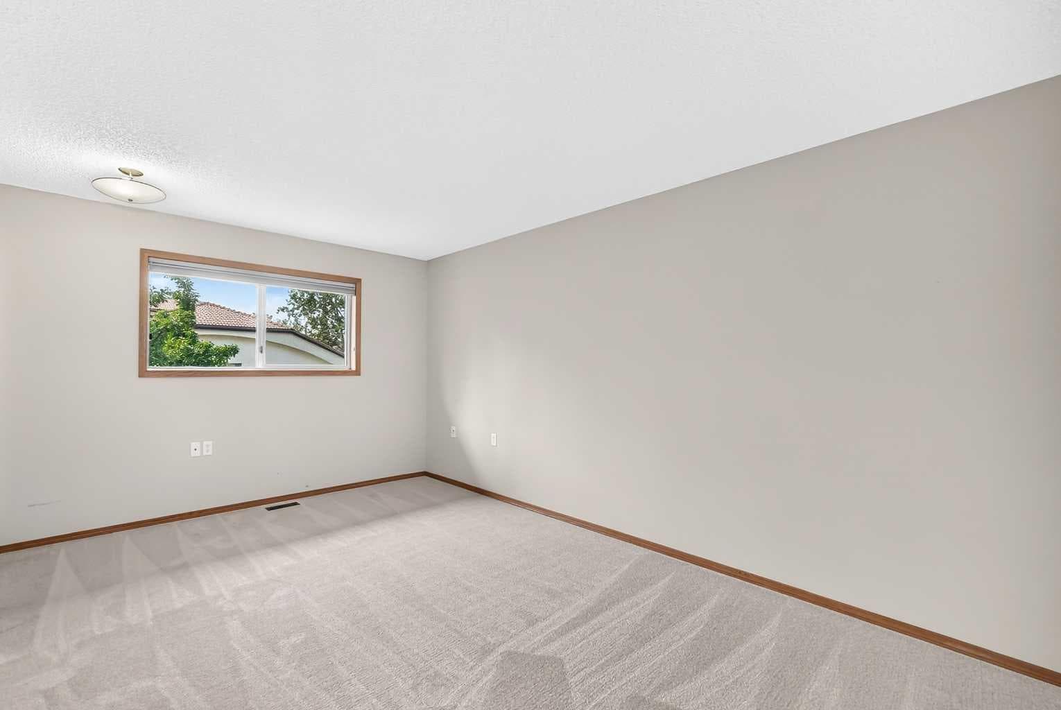108 Woodside Close NW