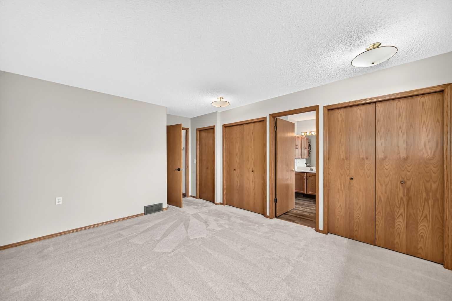 108 Woodside Close NW